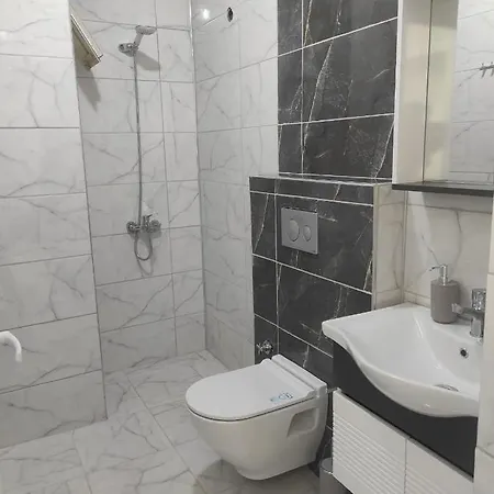 şehir Merkezinde Erasta Avm Karşısında Manzaralı Muhteşem Lüks Dört Odalı Ayrı Mutfaklı Geniş Teraslı Ve Balkonlu Ev * Fethiye