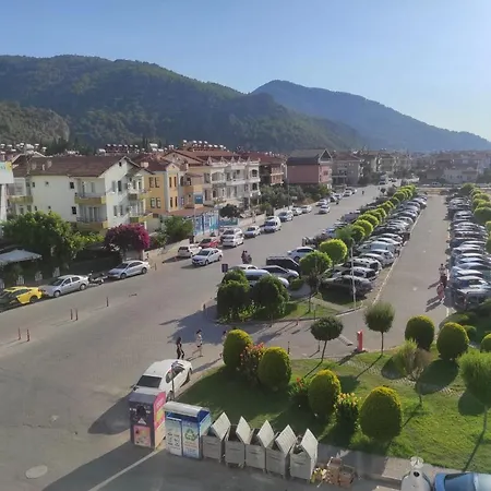şehir Merkezinde Erasta Avm Karşısında Manzaralı Muhteşem Lüks Dört Odalı Ayrı Mutfaklı Geniş Teraslı Ve Balkonlu Ev Apartamento Fethiye