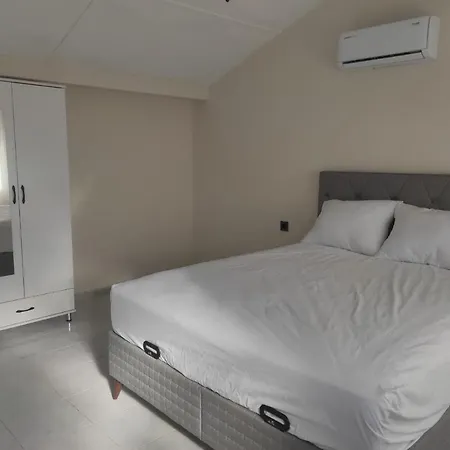 şehir Merkezinde Erasta Avm Karşısında Manzaralı Muhteşem Lüks Dört Odalı Ayrı Mutfaklı Geniş Teraslı Ve Balkonlu Ev Apartamento Fethiye