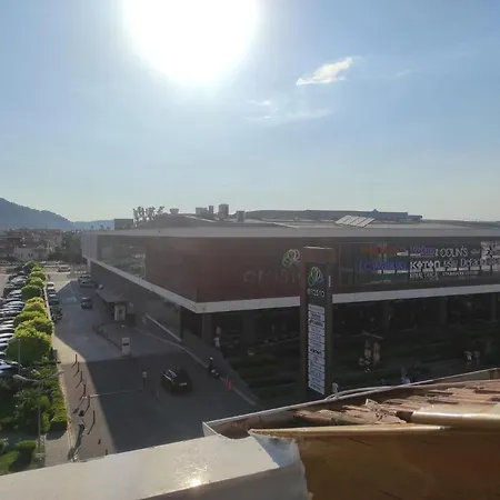 Sehir Merkezinde Erasta Avm Karsisinda Manzarali Muhtesem Luks Dort Odali Ayri Mutfakli Genis Terasli Ve Balkonlu Ev Lägenhet Fethiye